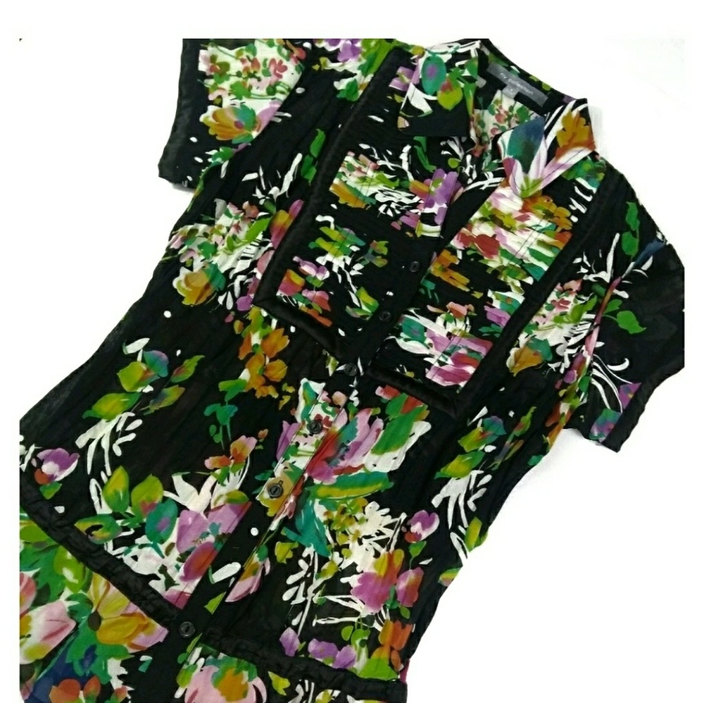 🌹Super Fun Floral Print Button Up Top Sz S